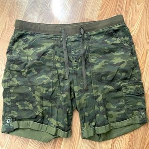 Plus size cargo/Bermuda shorts